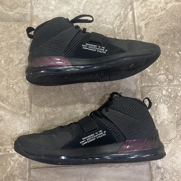 Nike Men’s Air Force Max 2‎ Basketball Shoes Sz 14 main image 5